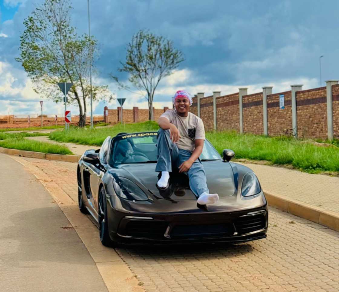 Social media users loved a guy's Porsche and Mercedes-Benz Social media users loved a guy's Porsche and Mercedes-Benz