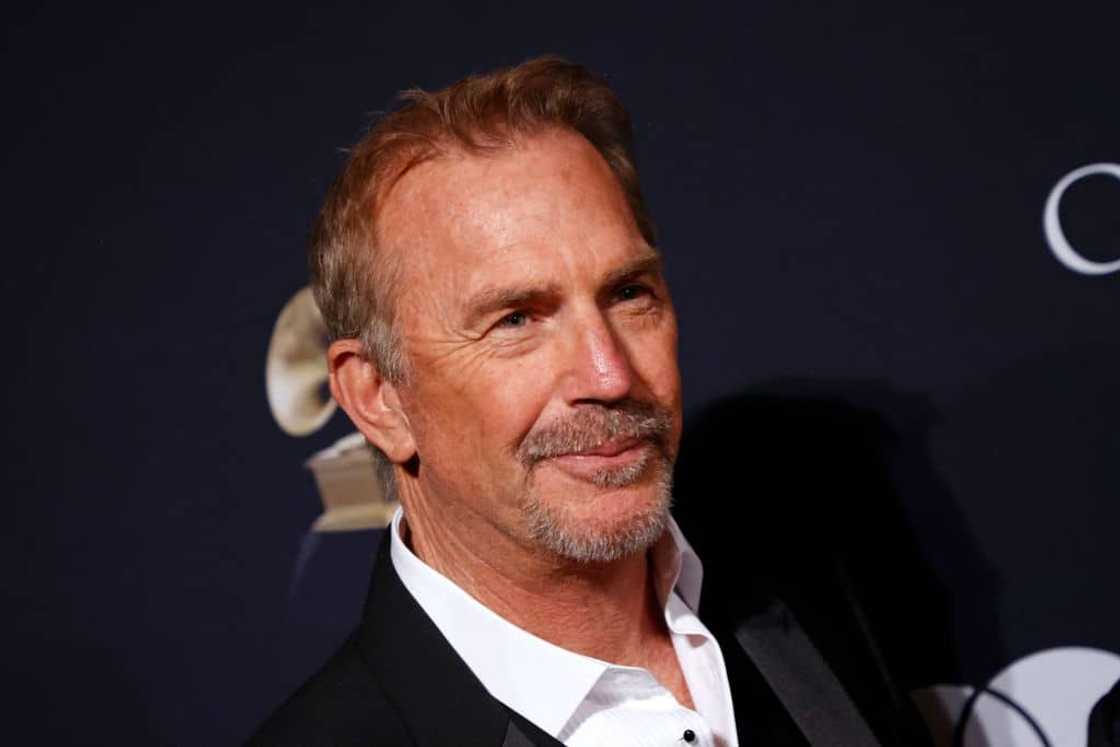 How many baby mamas do Kevin Costner have? How many baby mamas do Kevin Costner have?