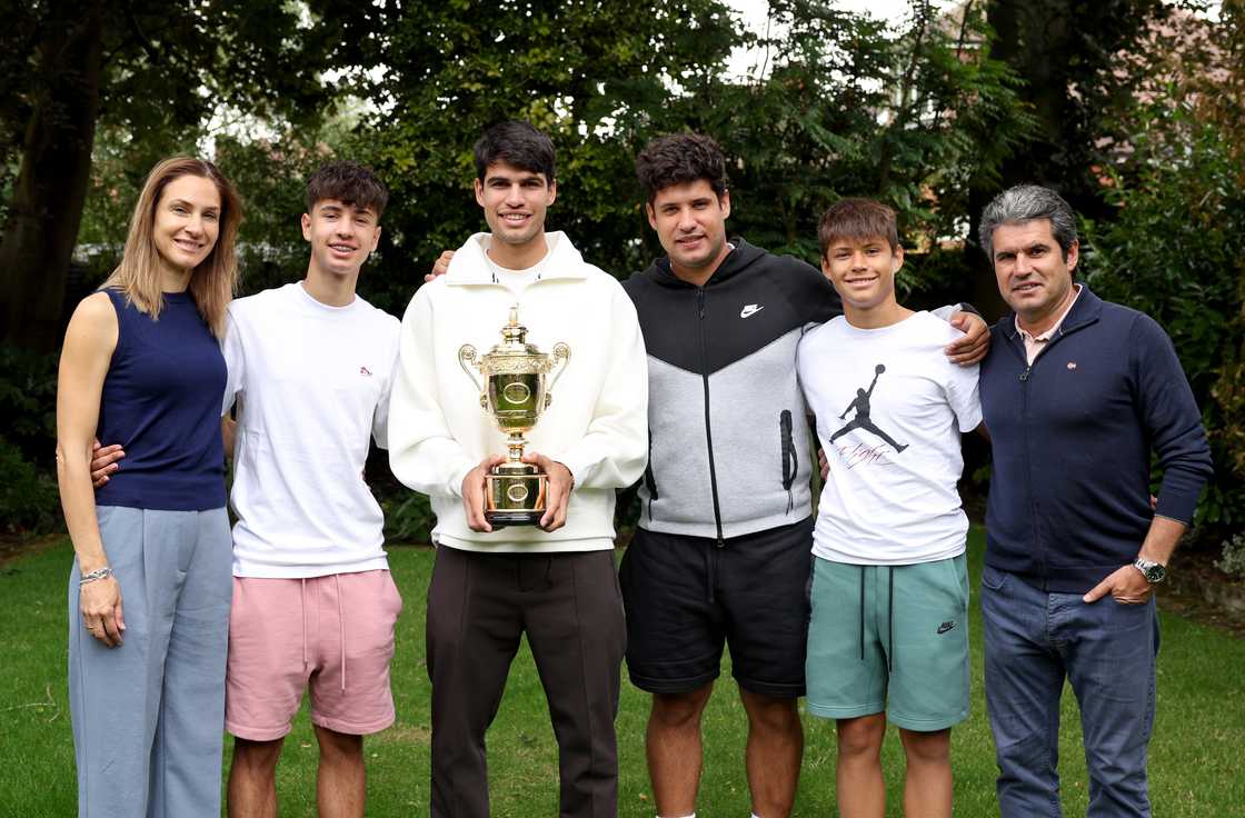 Carlos Alcaraz alongside his brothers and parents in London, England