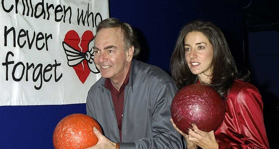 How many times has Neil Diamond been married and how many children does he have? How many times has Neil Diamond been married and how many children does he have?