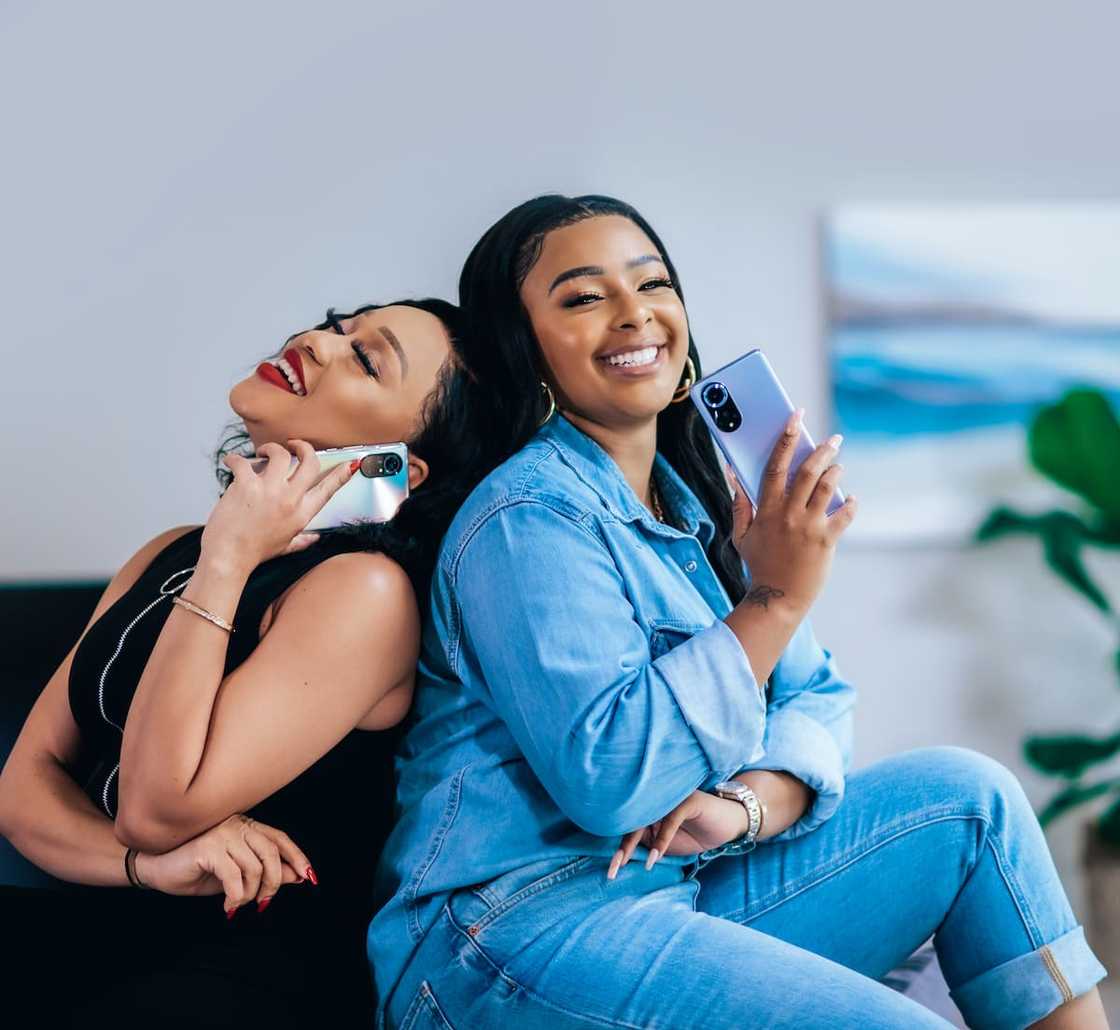 Thando Thabethe, Boity Thulo, Huawei nova 8i, smartphone