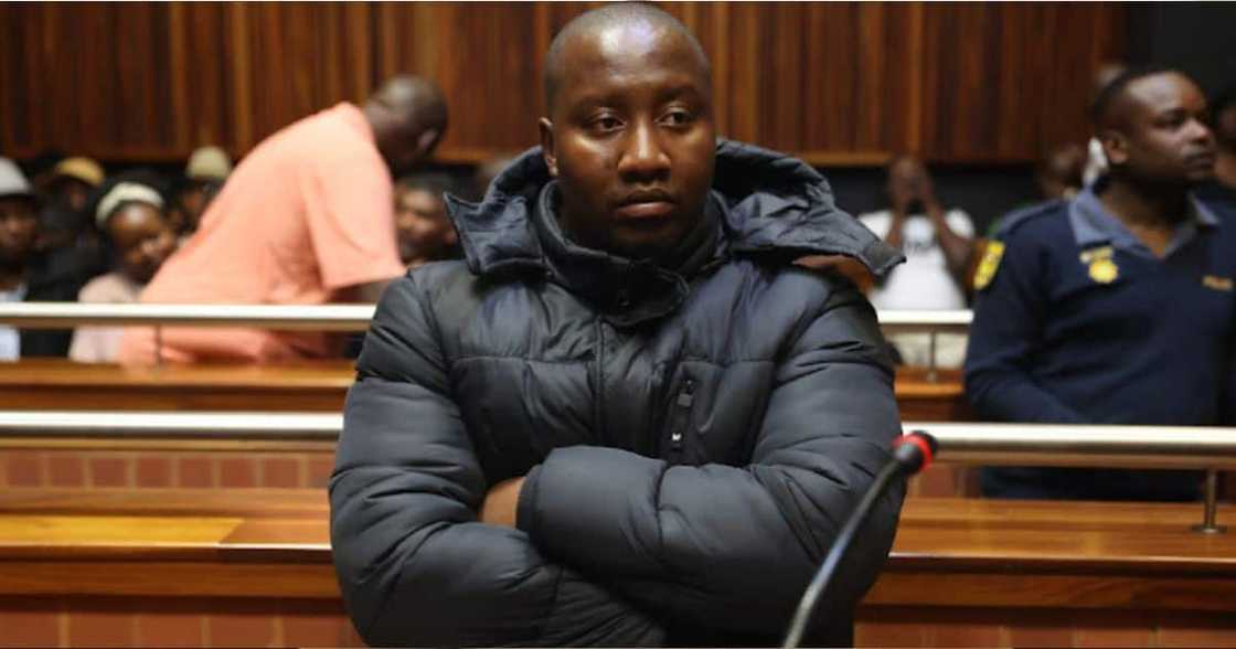 Xolani Khumalo is reportedly at the Hillbrow Police Station after allegedly handing himself in Xolani Khumalo is reportedly at the Hillbrow Police Station after allegedly handing himself in