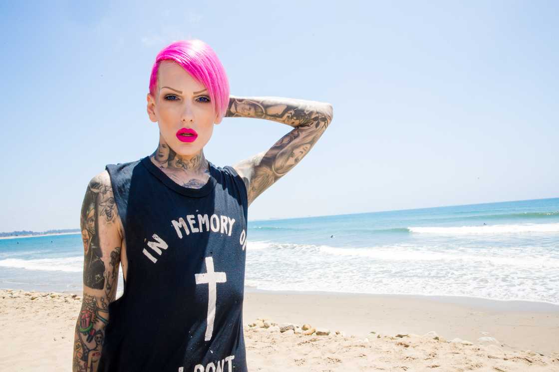 Jeffree Star poses backstage during the Vans Warped Tour in Ventura, California Jeffree Star poses backstage during the Vans Warped Tour in Ventura, California