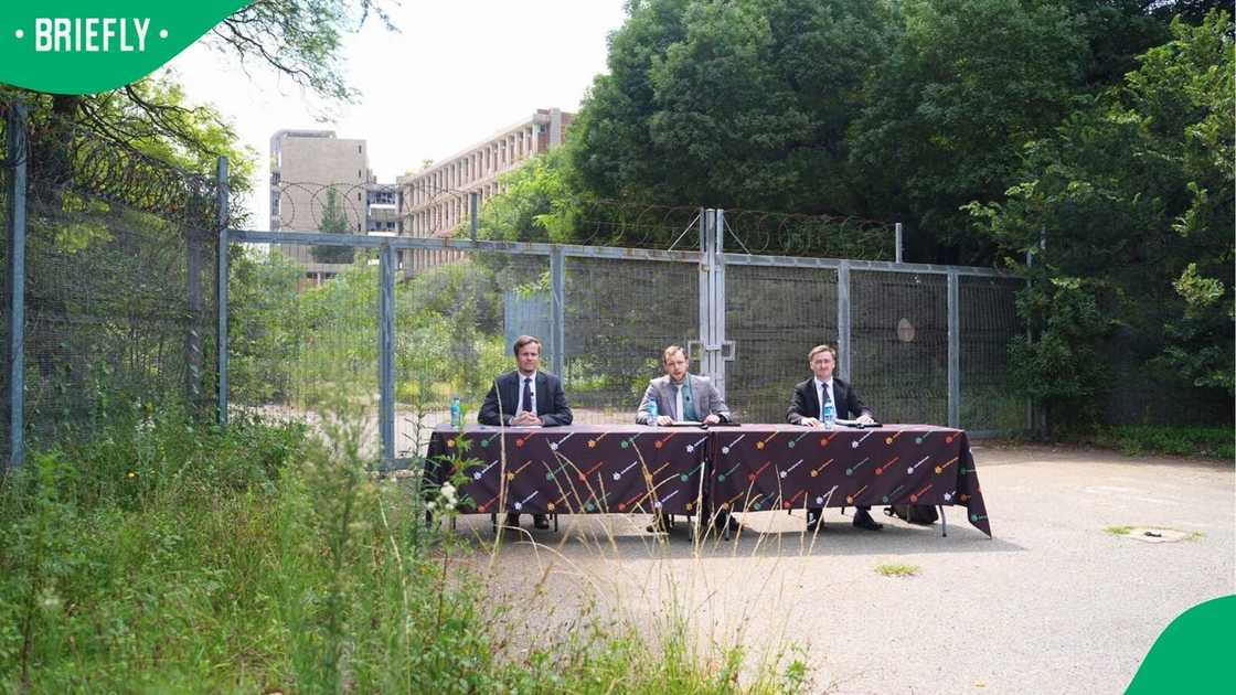 AfriForum held the media conference at the dilapidated Kempton Park Hospital AfriForum held the media conference at the dilapidated Kempton Park Hospital