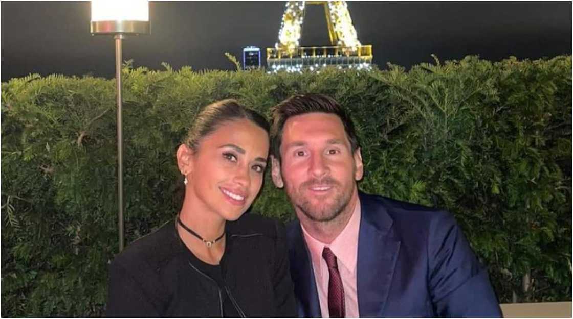 PSG, Lionel Messi, Wife, Antonela Roccuzzo, Paris, Eiffel Tower, Argentine, Legend PSG, Lionel Messi, Wife, Antonela Roccuzzo, Paris, Eiffel Tower, Argentine, Legend