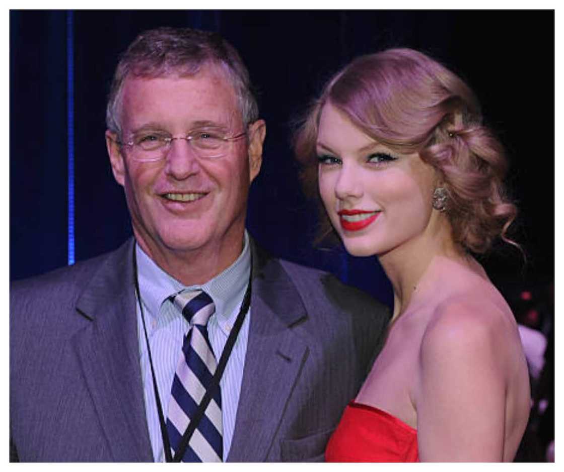 Are Scott and Andrea Swift still married?