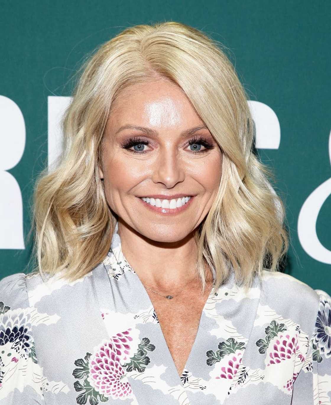Kelly Ripa's net worth Kelly Ripa's net worth