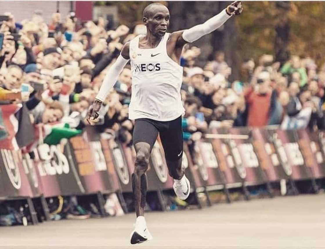 Eliud Kipchoge bio, age, weight, height, family, quotes, training, INEOS, medals, and net worth