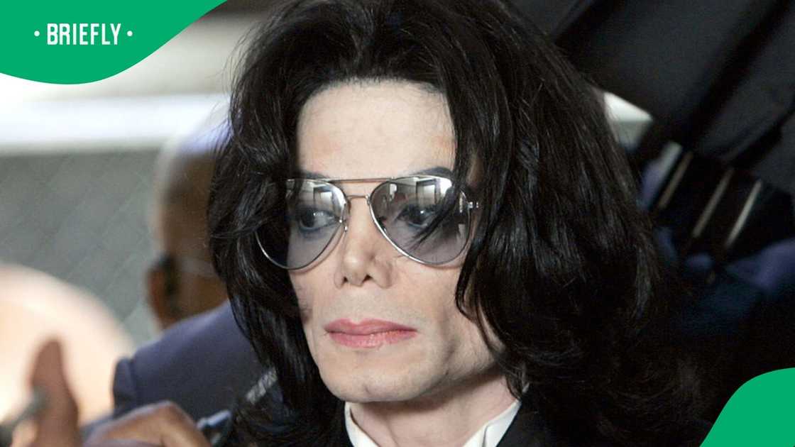 Dad turns son int MJ fan Dad turns son int MJ fan