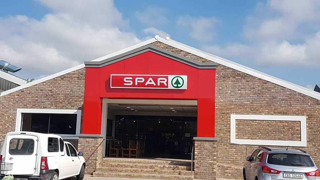 De Dekke Spar in Groot Brakrivier De Dekke Spar in Groot Brakrivier