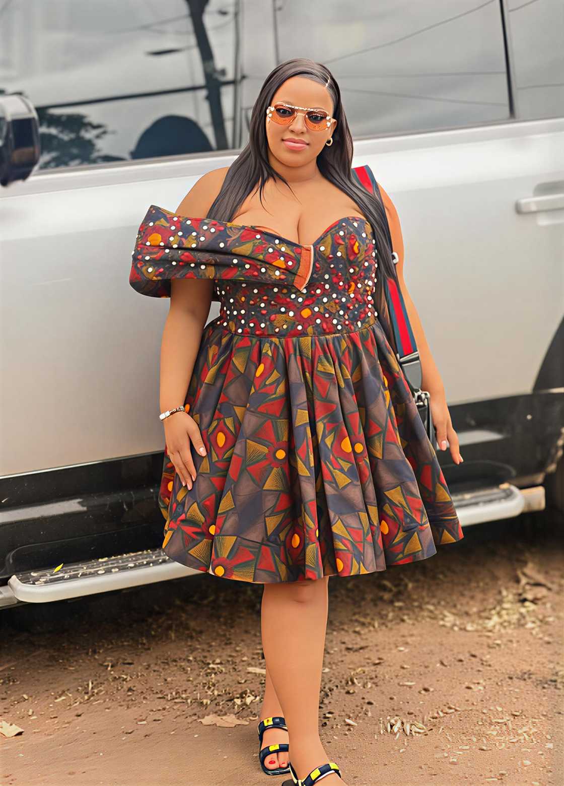 Sbindi and Amahle looked cosy at a restaurant Sbindi and Amahle looked cosy at a restaurant