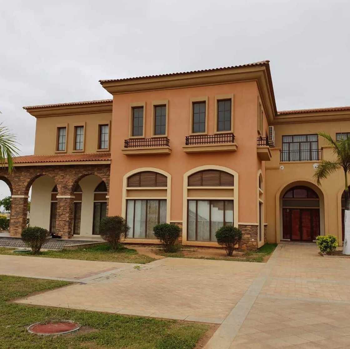 Expensive neighborhoods in Africa Expensive neighborhoods in Africa