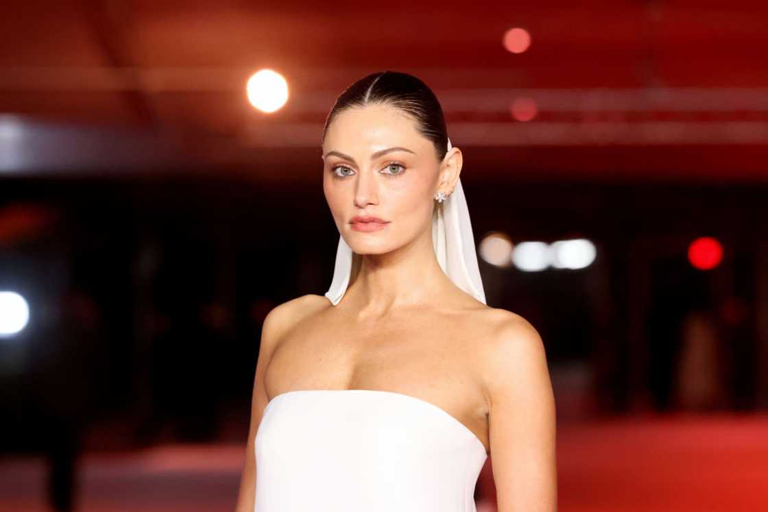 Phoebe Tonkin at the 3rd Annual Academy Museum Gala Phoebe Tonkin at the 3rd Annual Academy Museum Gala