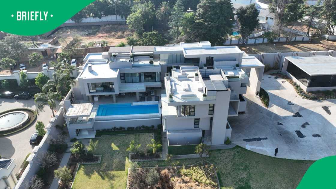 Tenderpreneur and corruption-accused businessman Hangwani Maumela's house appeared on Top Billing Tenderpreneur and corruption-accused businessman Hangwani Maumela's house appeared on Top Billing