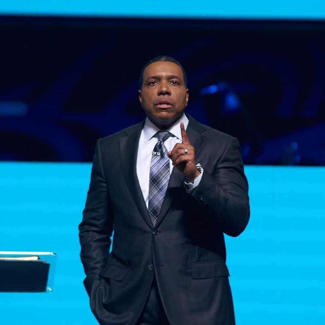 Creflo Dollar's net worth Creflo Dollar's net worth