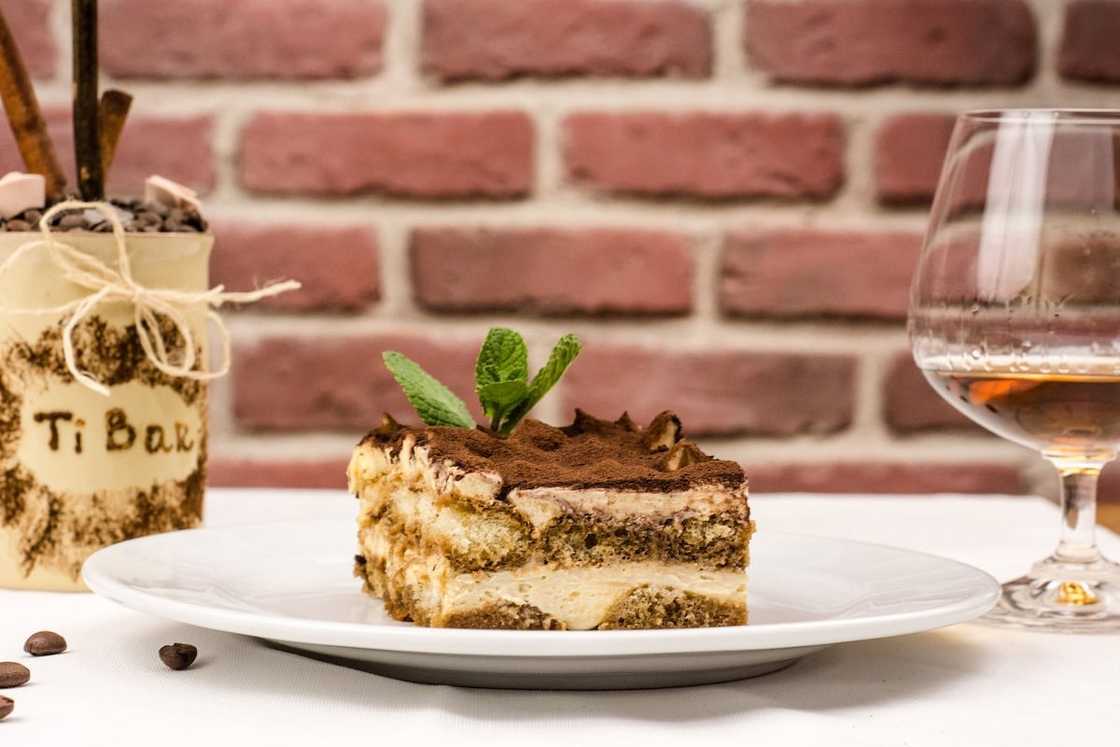 Maklike peppermint crisp tert resep. Maklike peppermint crisp tert resep.