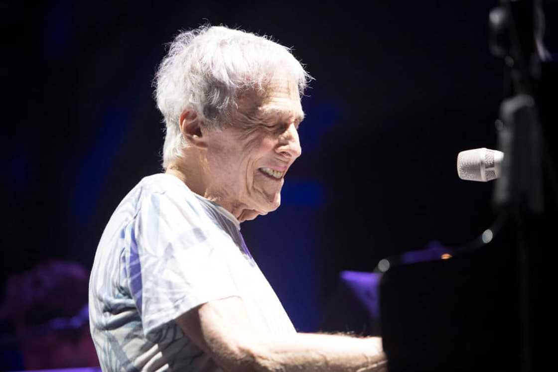 Is Burt Bacharach still married? Is Burt Bacharach still married?