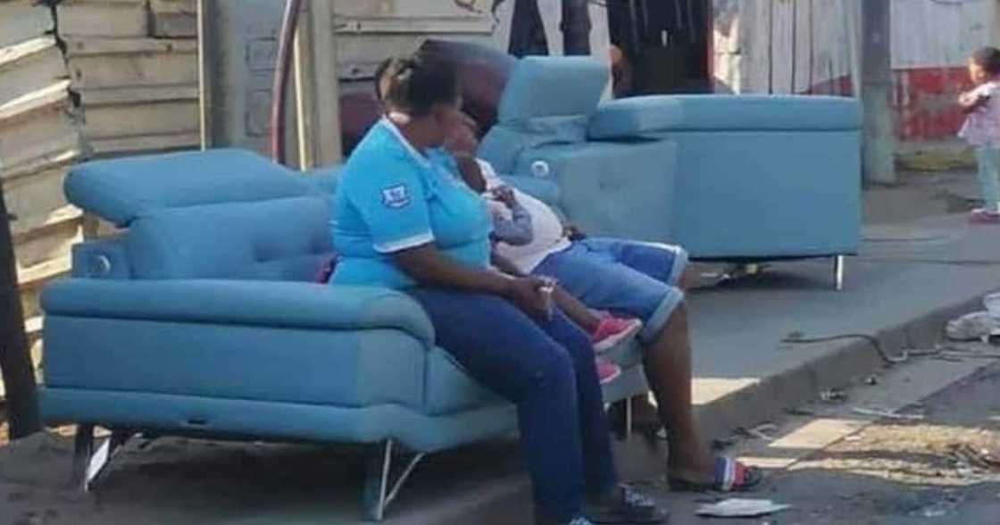 South Africa, Mzansi, KwaZulu Natal, KZN, Blue, Couch, Menlyn Park Shopping Centre, Gauteng, July, Unrest, Furniture, Social media, Leather Gallery, Springfield, Durban. South Africa, Mzansi, KwaZulu Natal, KZN, Blue, Couch, Menlyn Park Shopping Centre, Gauteng, July, Unrest, Furniture, Social media, Leather Gallery, Springfield, Durban.