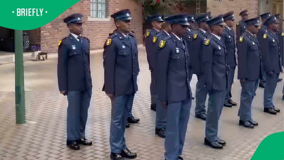 SAPS officers sang igwijo in TikTok video SAPS officers sang igwijo in TikTok video