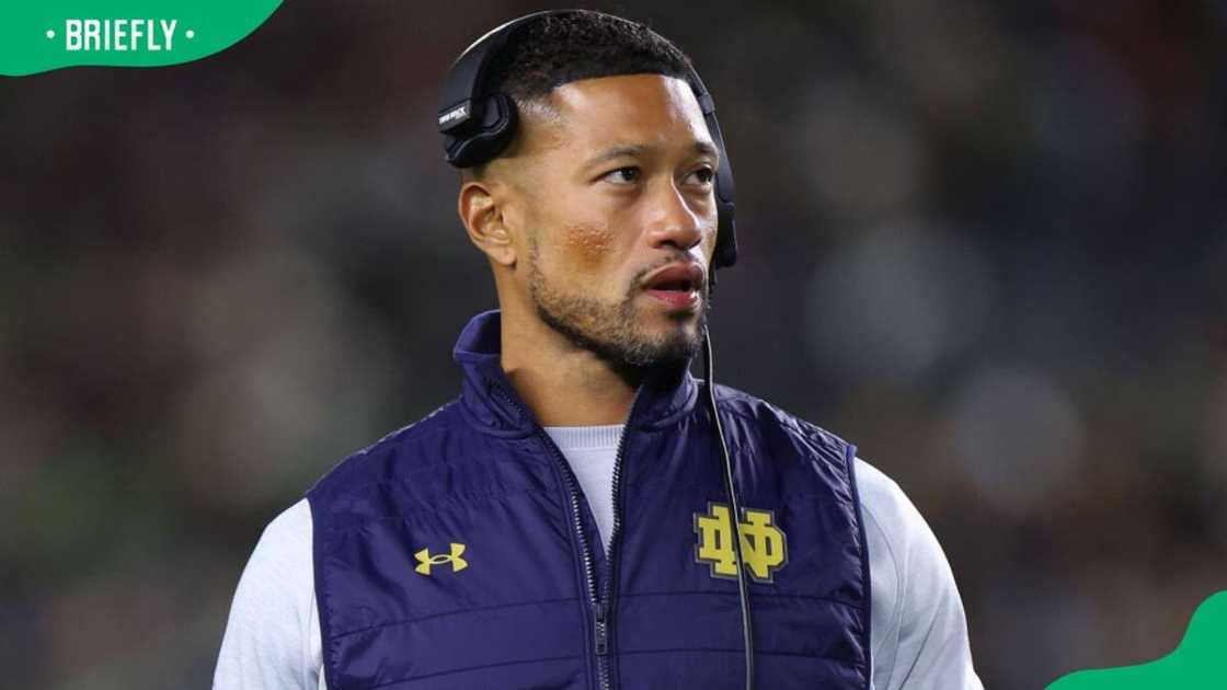 Head coach Marcus Freeman during his team's match against the Stanford Cardinal in 2022 Head coach Marcus Freeman during his team's match against the Stanford Cardinal in 2022
