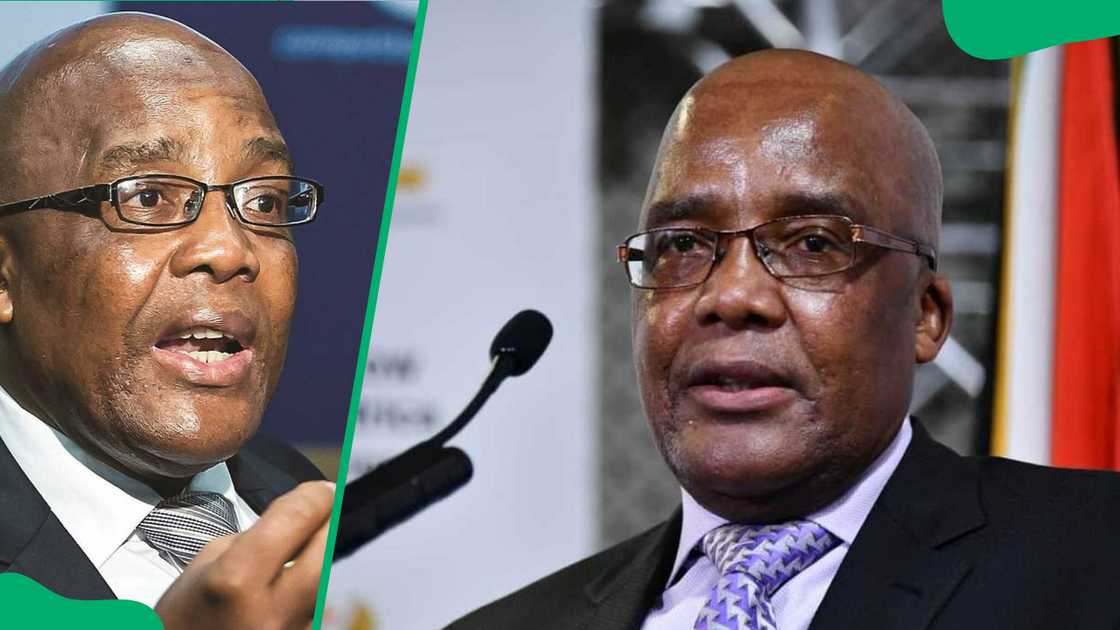Aaron Motsoaledi issues a speech