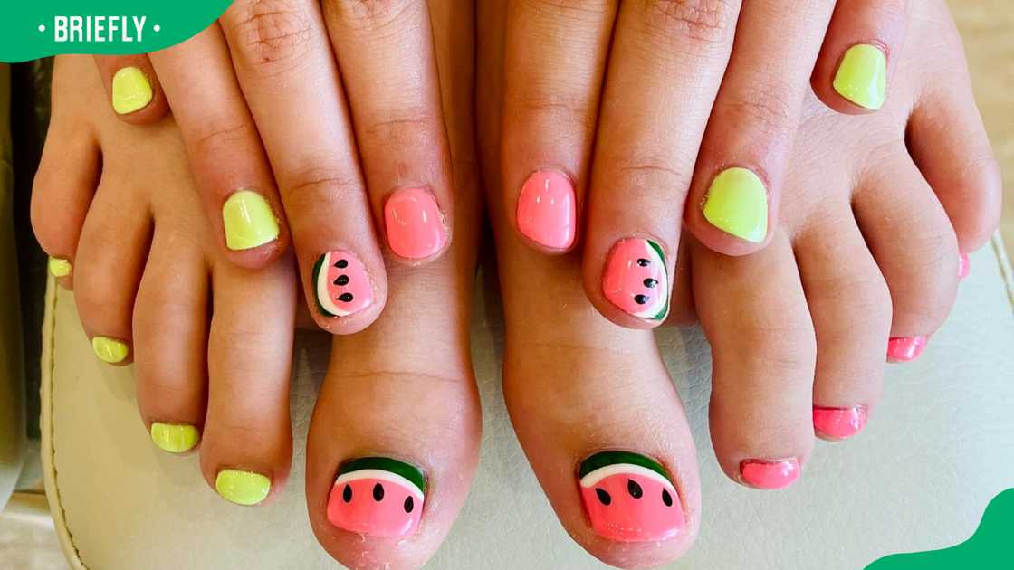 Fruit-themed toenails Fruit-themed toenails