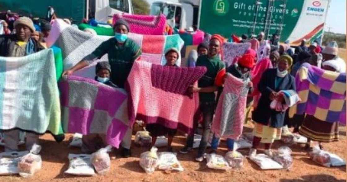 Gift of the Givers blanket donation Gift of the Givers blanket donation