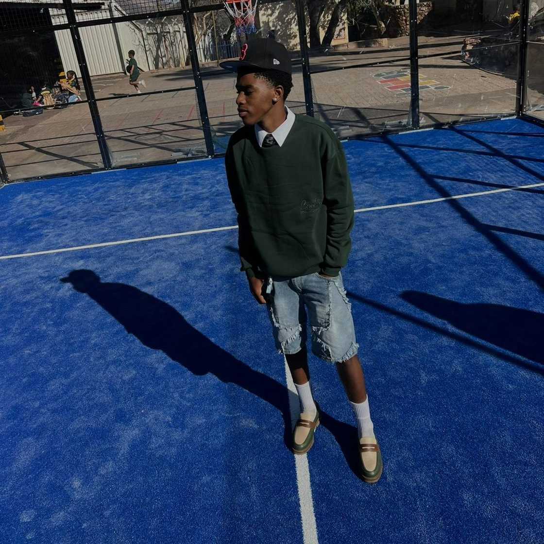 Others called the little girl a VIP, noting that they did not expect to see her get out of the car Others called the little girl a VIP, noting that they did not expect to see her get out of the car