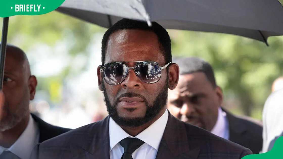 R. Kelly at the Leighton Courthouse R. Kelly at the Leighton Courthouse