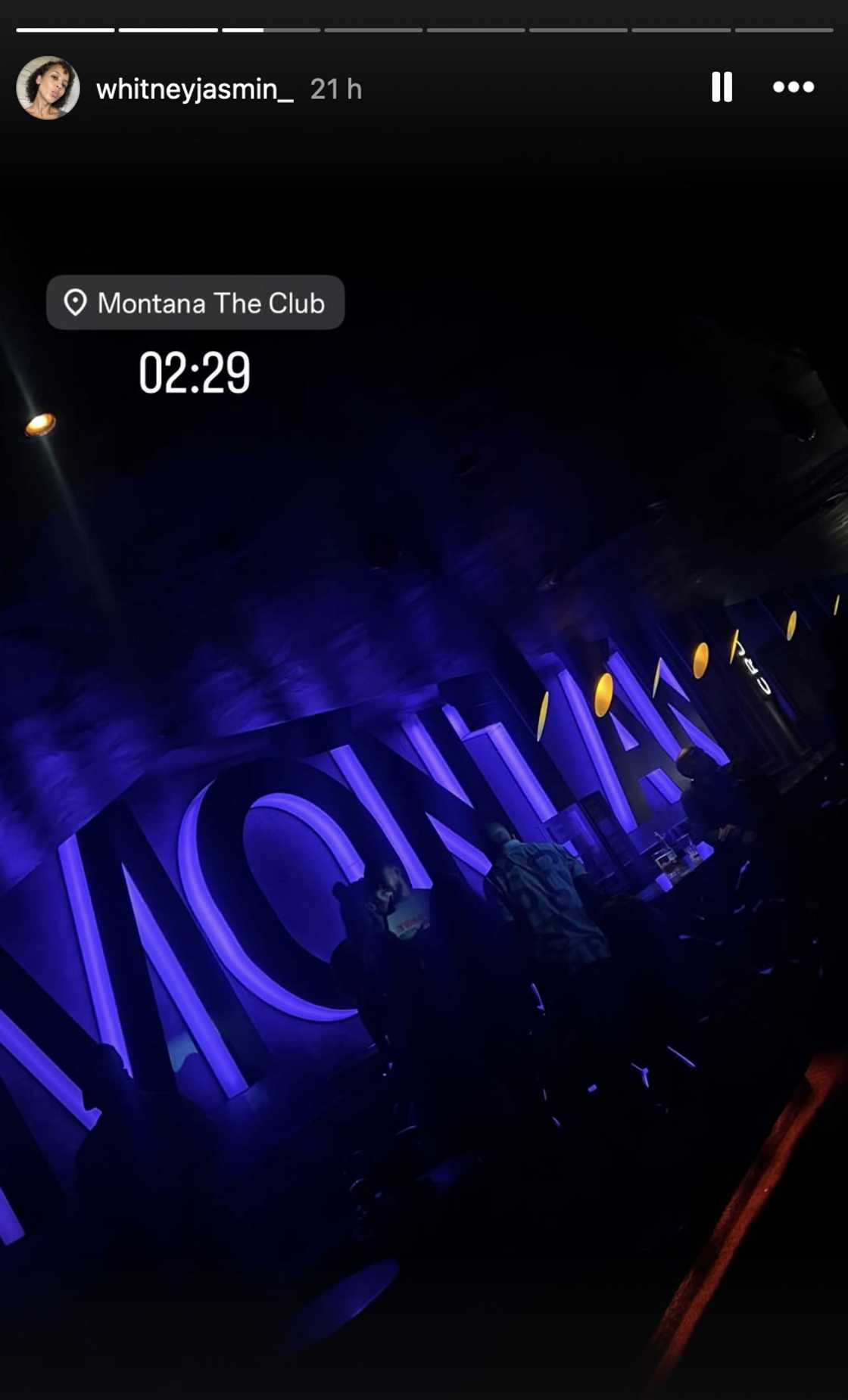 Tyla went to a nightclub with her friends and sisters Tyla went to a nightclub with her friends and sisters