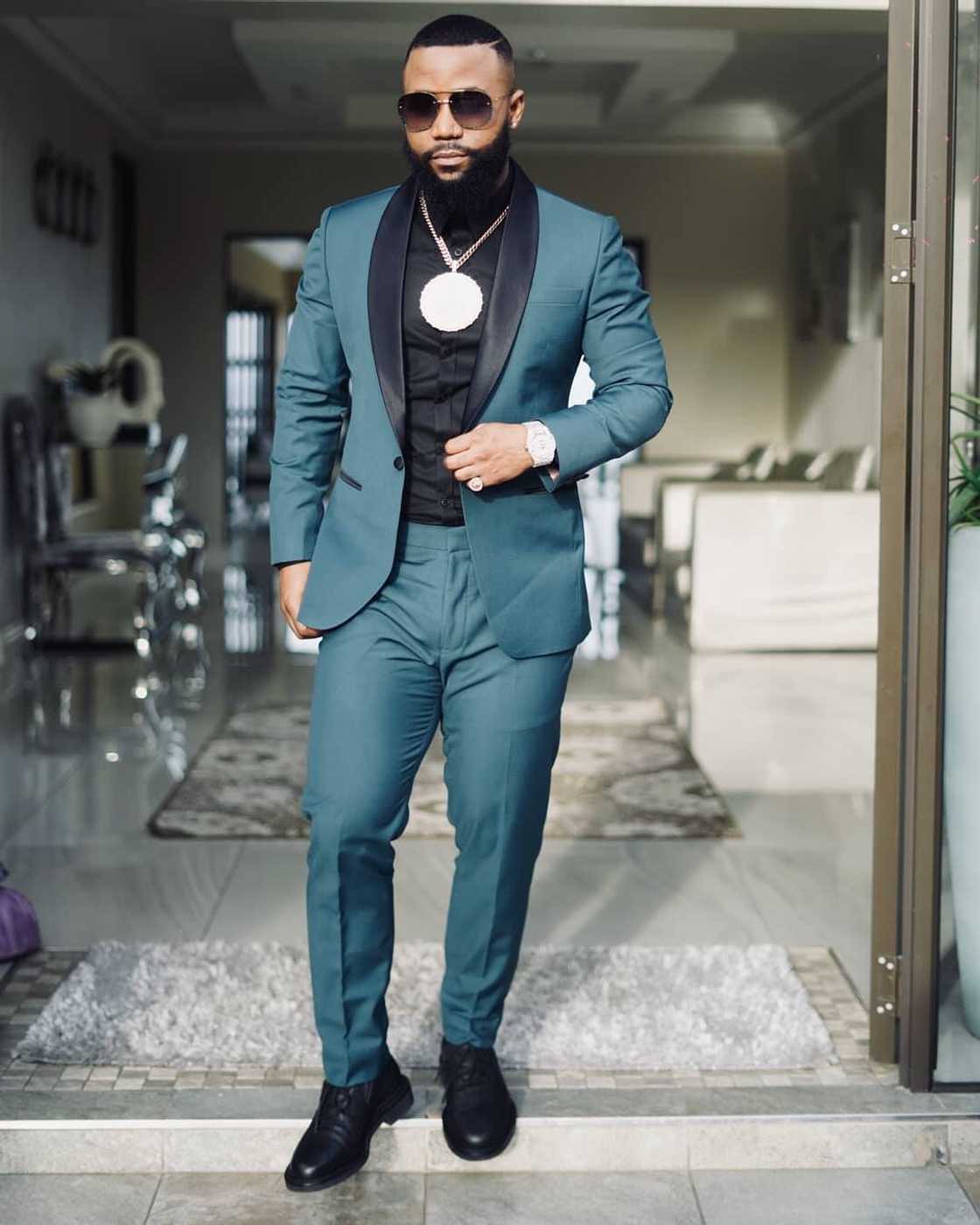 Euphonik pokes fun at Cassper Nyovest and he plays along with joke Euphonik pokes fun at Cassper Nyovest and he plays along with joke