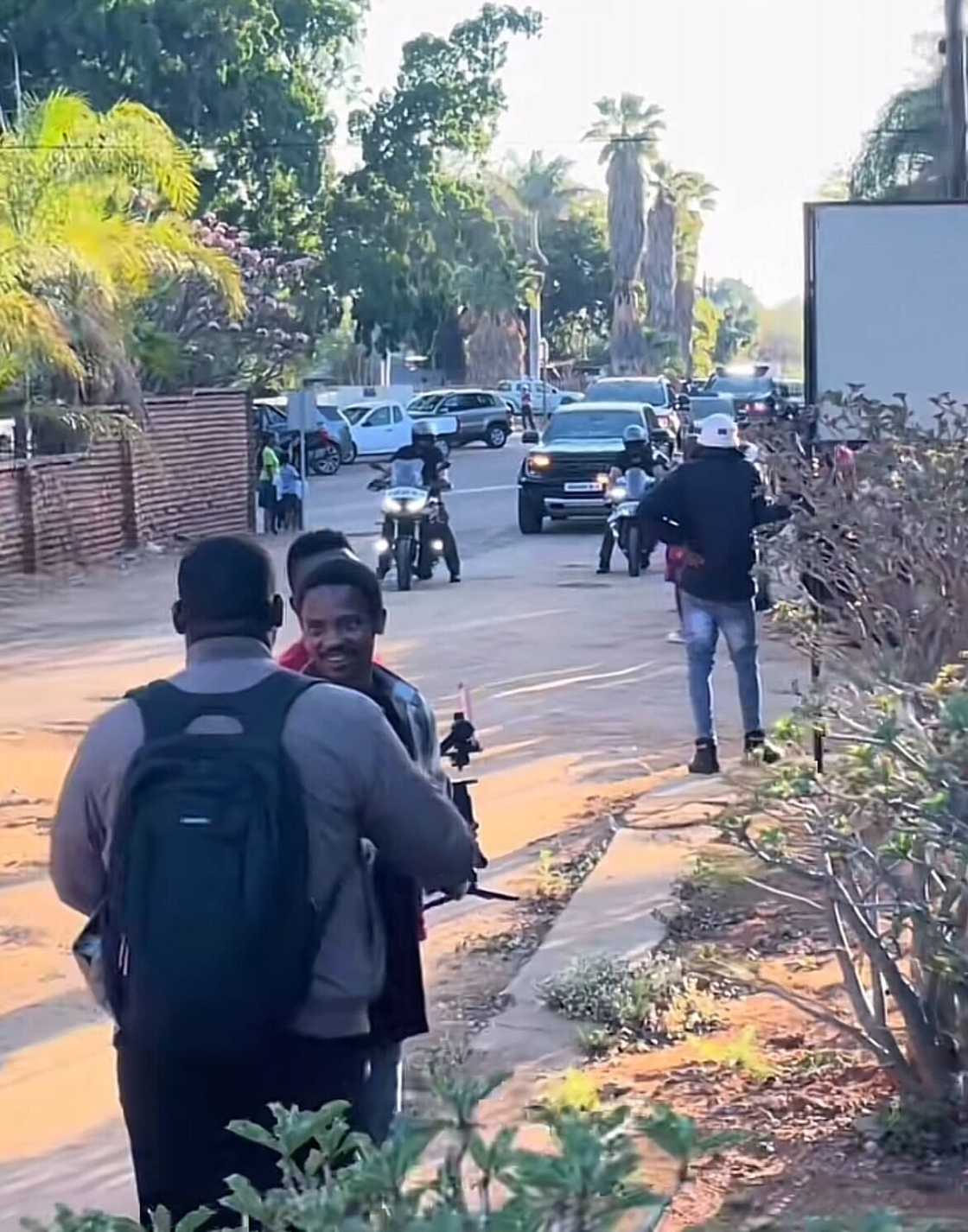 A Grade 12 pupil’s presidential-style matric entrance had South Africans talking. A Grade 12 pupil’s presidential-style matric entrance had South Africans talking.