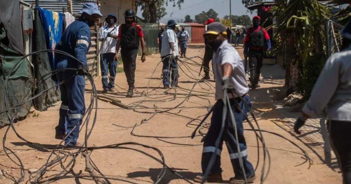 illegal connections, electricity, Eskom, power supply, Diepkloof, Soweto