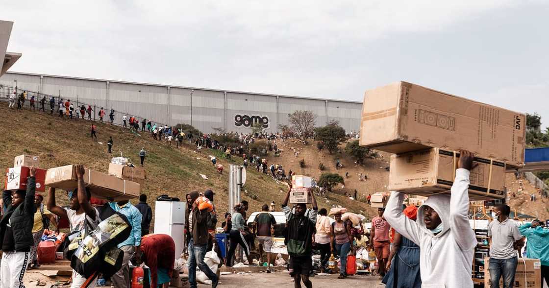 45 000 Businesses lost, R16 Billion Lost, Durban, looting, violent protests, Gauteng, KwaZulu-Natal, retailers, clicks, game, Makro 45 000 Businesses lost, R16 Billion Lost, Durban, looting, violent protests, Gauteng, KwaZulu-Natal, retailers, clicks, game, Makro