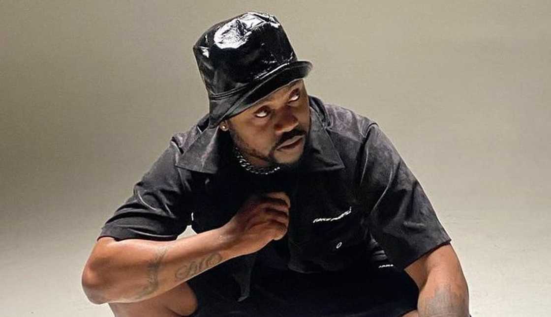 Reason dropped a freestyle on radio.