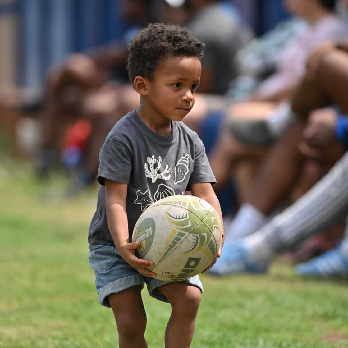 Others were entertained by the father's contagious laughter
