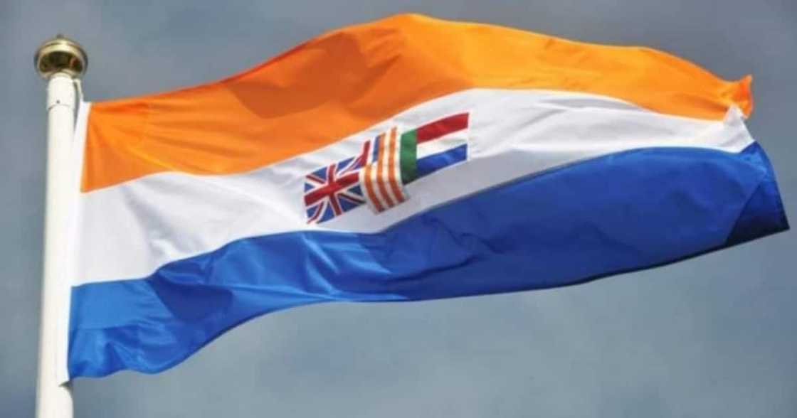Apartheid flag for sale surprises passing motorist on the N7 Apartheid flag for sale surprises passing motorist on the N7