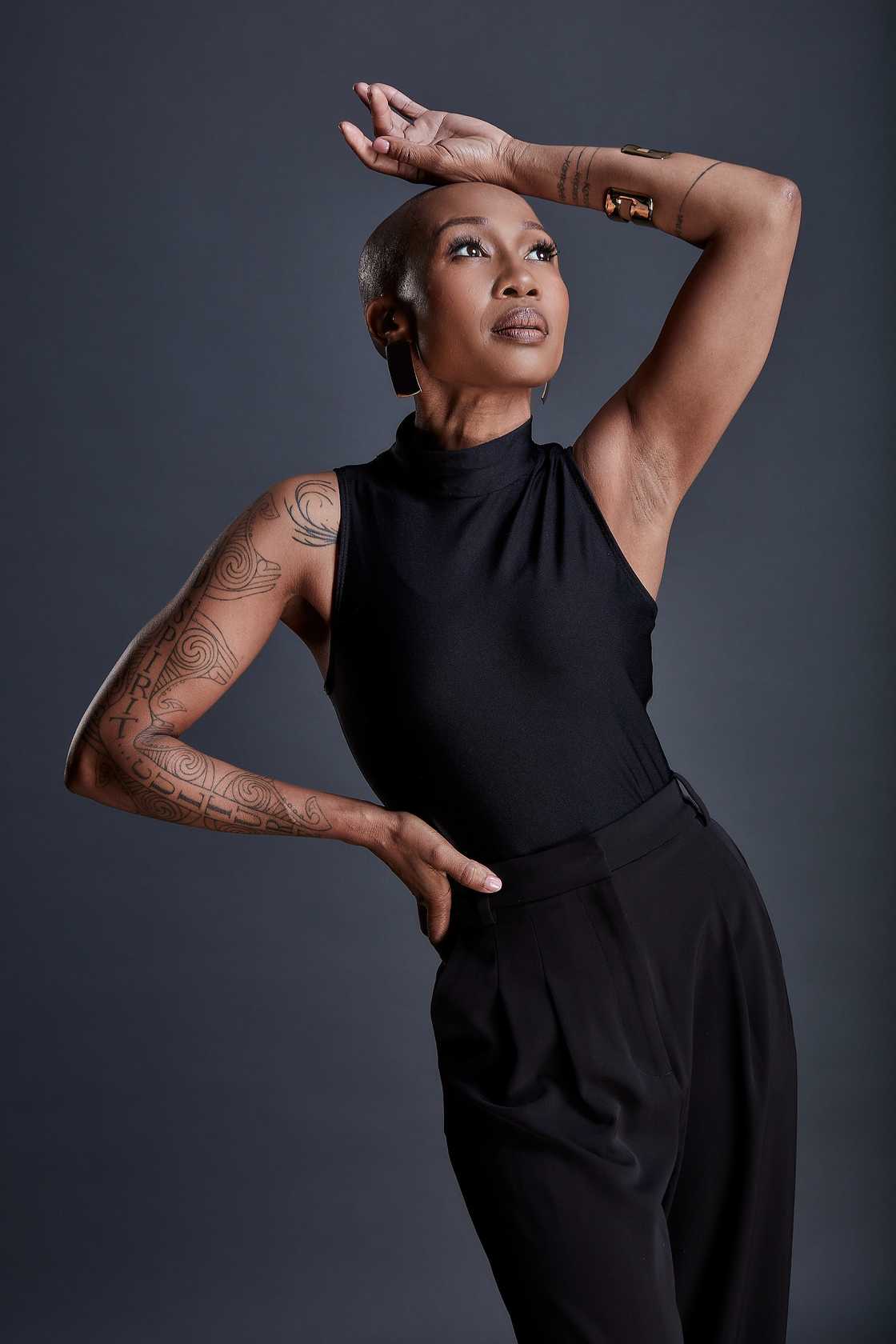 Netizens reacted to Anele Zondo hosting the black carpet Netizens reacted to Anele Zondo hosting the black carpet