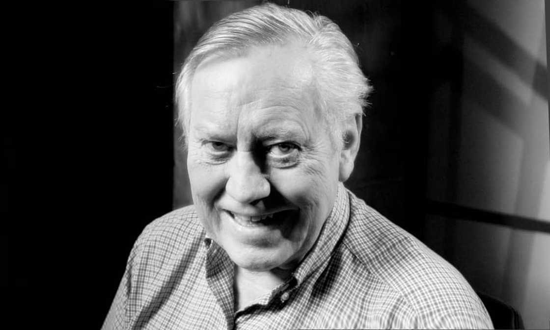 why did Charles Feeney give away his money? why did Charles Feeney give away his money?
