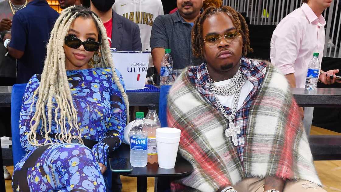 Chloe Bailey and rapper Gunna at a basketball game