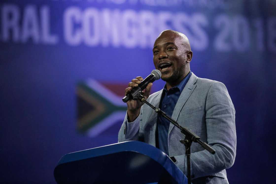 Mmusi Maimane defends student accused of being drunk at school Mmusi Maimane defends student accused of being drunk at school
