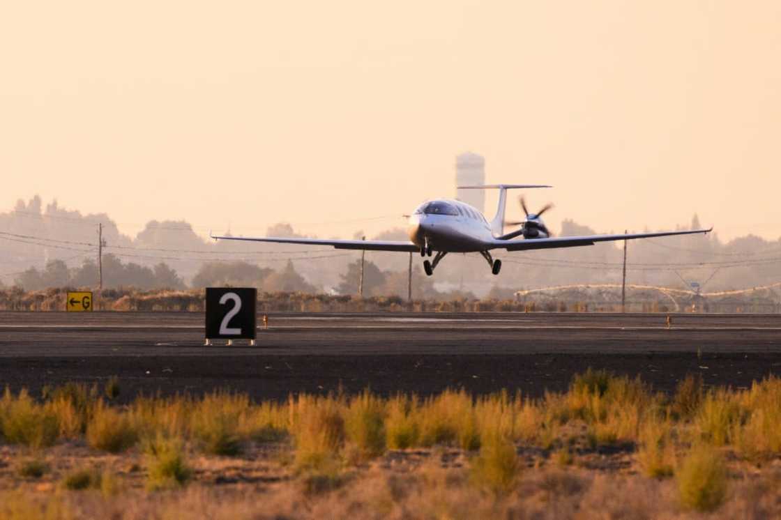 Eviation's 'Alice' landed successfully at the conclusion of its first flight on September 27, 2022 in Moses Lake, Washington