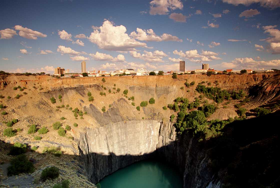 Bid Hole diamond mine in the Northern Cape Bid Hole diamond mine in the Northern Cape