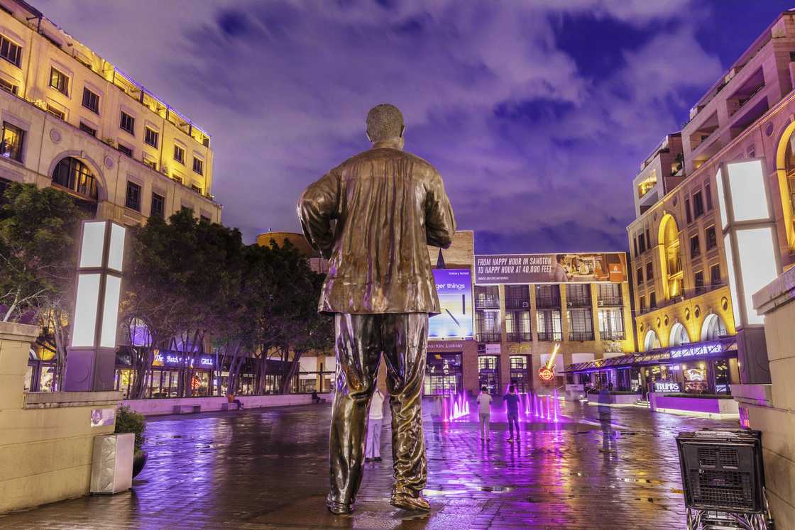 UK tourist visited Nelson Mandela Square for first time UK tourist visited Nelson Mandela Square for first time