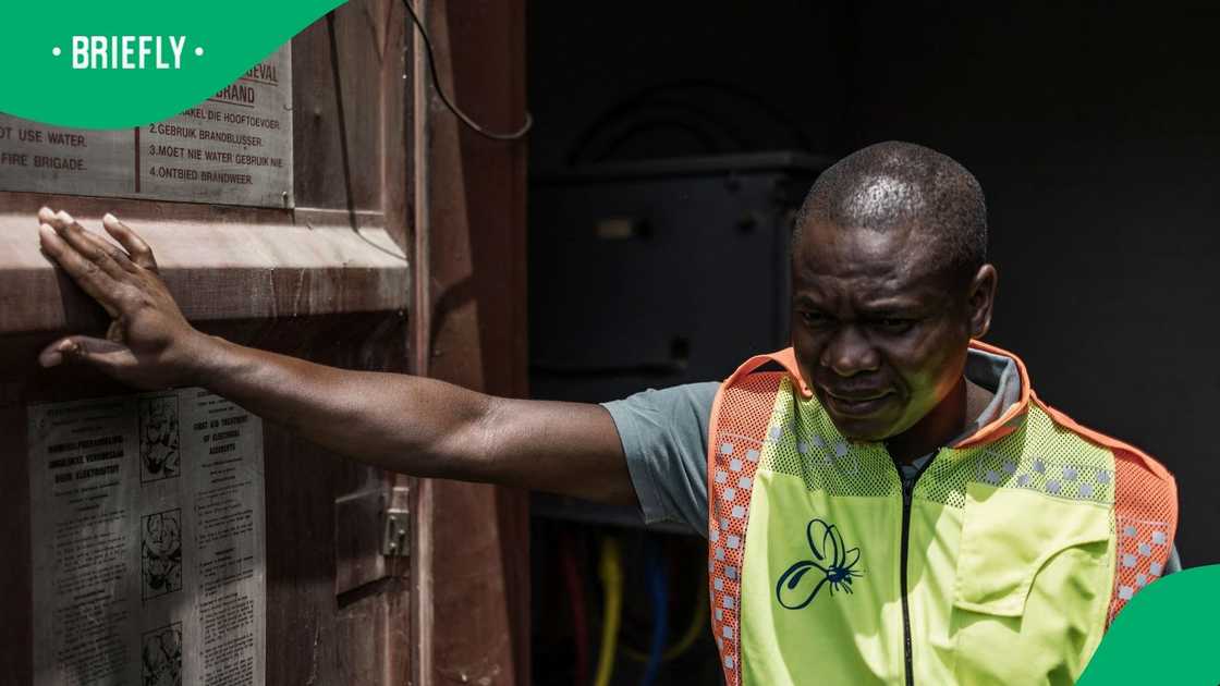 City Power disconnected Lenasia residents' electricity because of a high electricity bill City Power disconnected Lenasia residents' electricity because of a high electricity bill