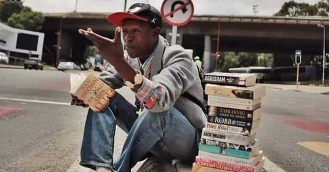 bookwarm, philani dlada, reading, pavement, books, inspire bookwarm, philani dlada, reading, pavement, books, inspire