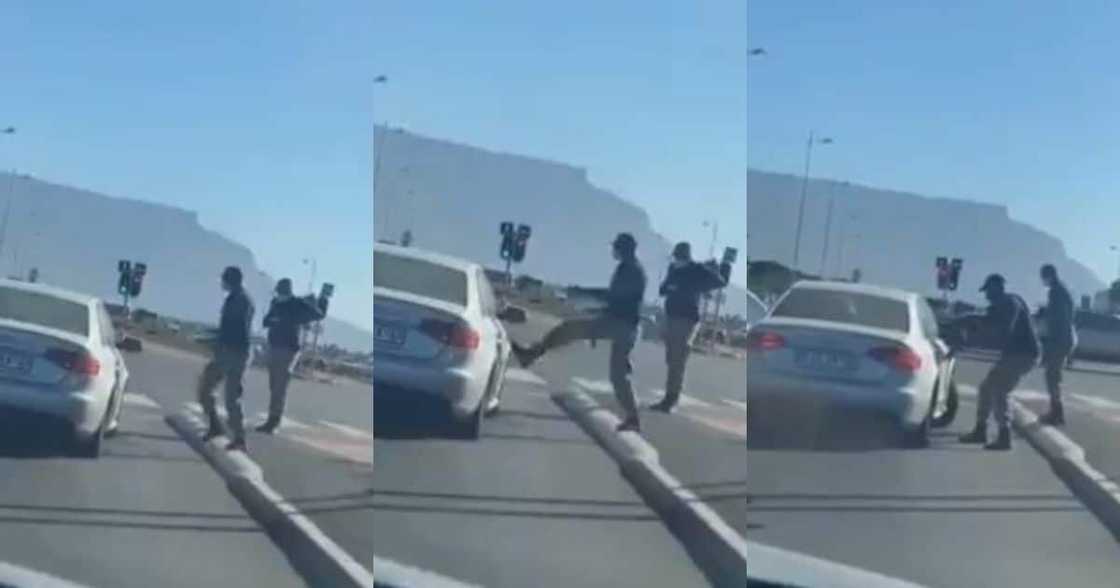 IA: CT cops, go viral, attempting to kick in door of Audi IA: CT cops, go viral, attempting to kick in door of Audi