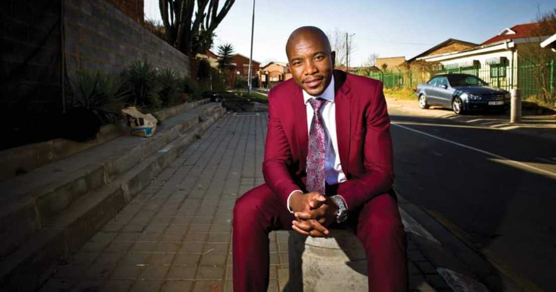 Mmusi Maimane Drags Tony Leon "I Am a Human Being. Not Your Science Study" Mmusi Maimane Drags Tony Leon "I Am a Human Being. Not Your Science Study"