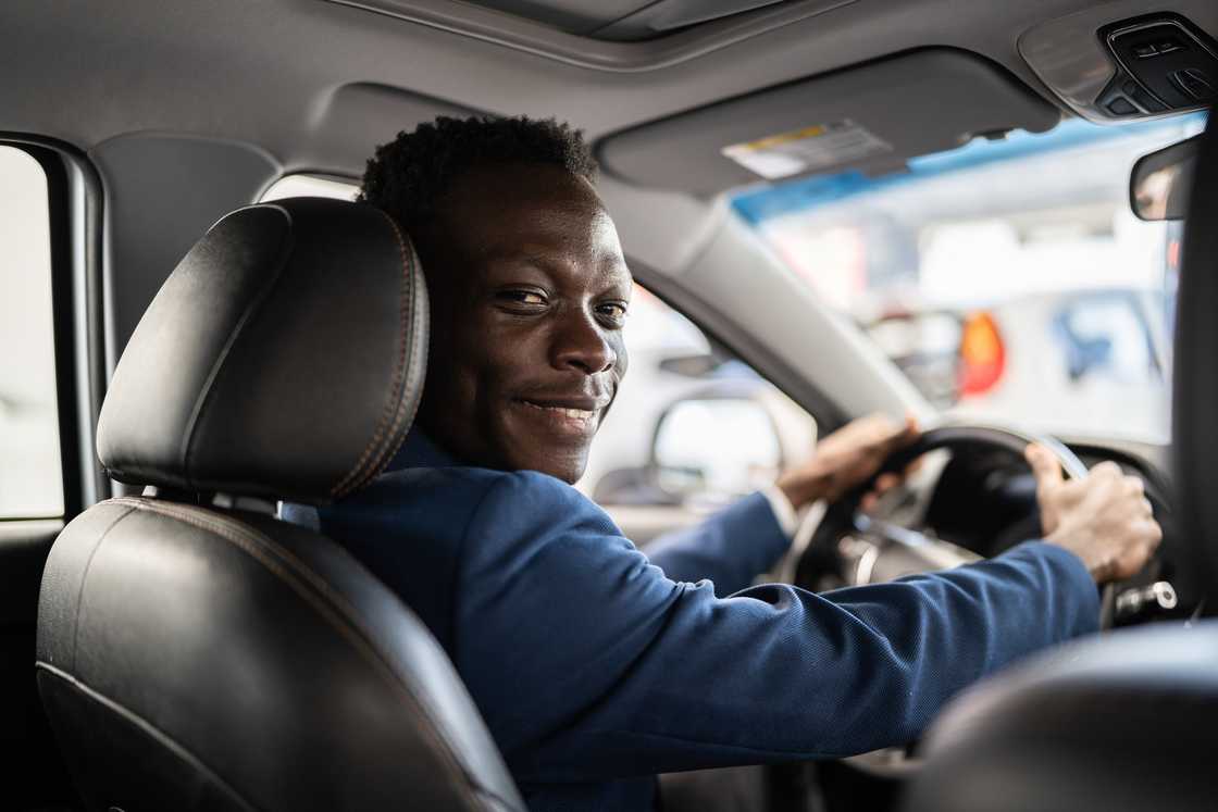 Woman pretended to date Uber driver Woman pretended to date Uber driver