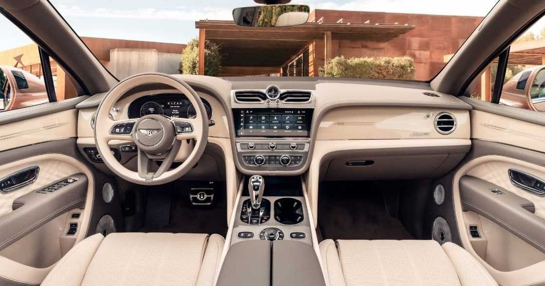 Bentley Unveils Its Latest Model, a Long Wheelbase Version of Its Lux Bentayga SUV With 24 Billion Trim Combos Bentley Unveils Its Latest Model, a Long Wheelbase Version of Its Lux Bentayga SUV With 24 Billion Trim Combos